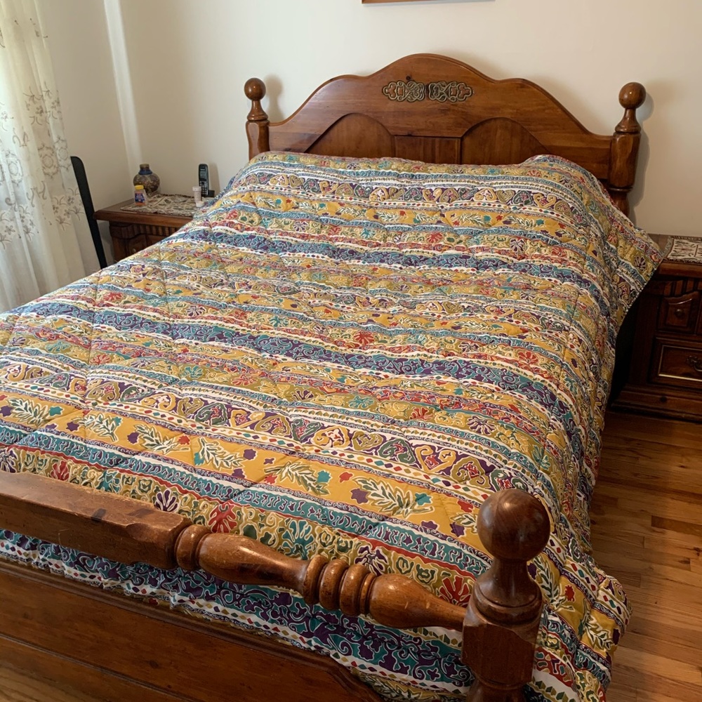 Beautiful colorful comforter!